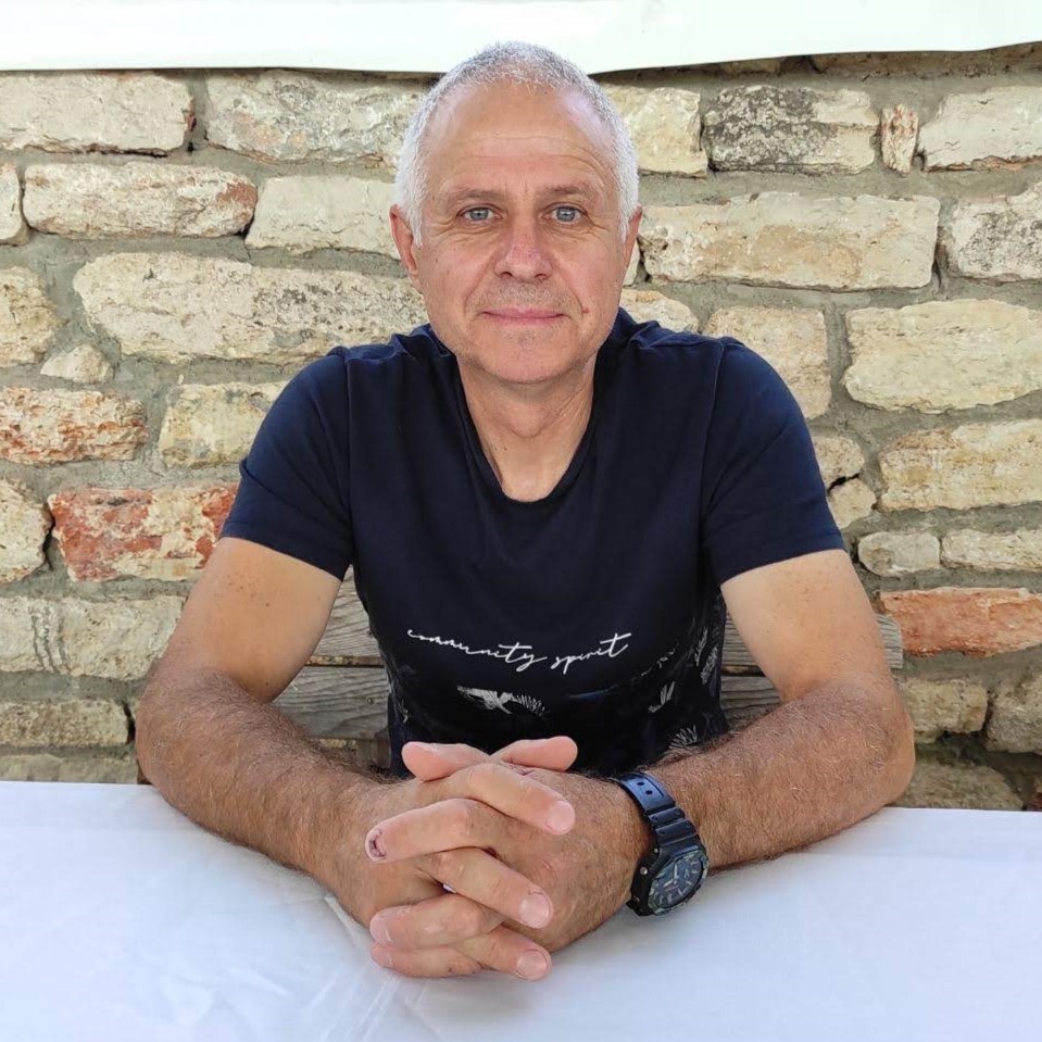 Владимир Хинев